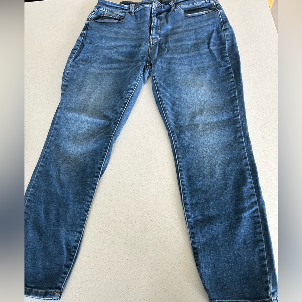 Judy, blues size 18 W jeans. Skinny fit.